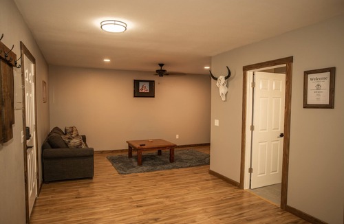 Ahsahka Apartment | Downtown Charm: Cozy Retreat