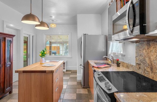 Alta Vista House | Downtown Charming Bungalow-Riverwalk-Alamo-