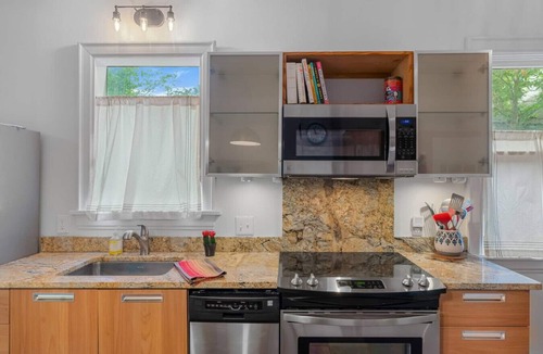 Alta Vista House | Downtown Charming Bungalow-Riverwalk-Alamo-