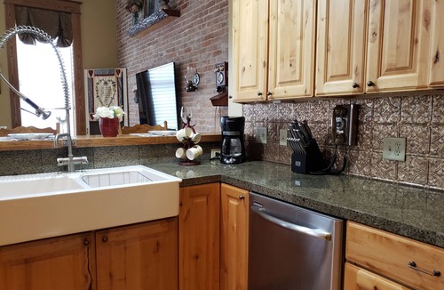 Chatfield Villa | Downtown Chatfield-Lovely 2nd Fl Loft (2 Bdrm/1 bath) w/Private Deck & hottub