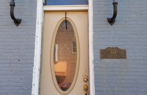 Chatfield Villa | Downtown Chatfield-Lovely 2nd Fl Loft (2 Bdrm/1 bath) w/Private Deck & hottub