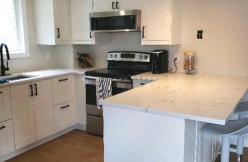 Collingwood House | Downtown Collingwood getaway!
