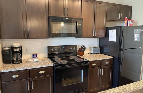Downtown Columbus Apartment | Downtown Columbus 2BR | Skyline View + Garage