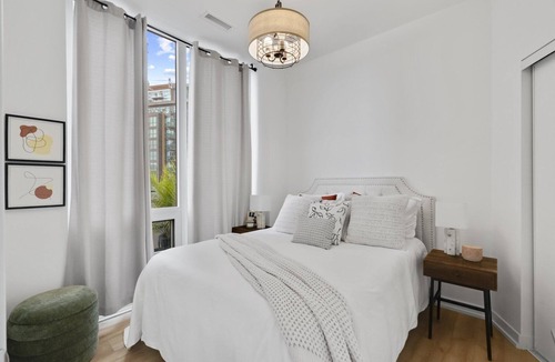King West Village Condo | Downtown Condo! Walk to Lake, Exhibition, BMO, Budweiser & GO.