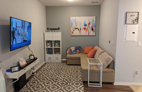 Fort York Apartment | Downtown Condo with Free Parking - SkySide
