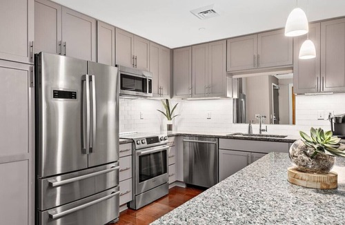 Asheville Condo | Downtown Condo with Stunning Mountain Views