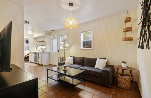 Grant Hill House | Downtown Cottage blocks from Petco Park!