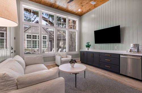Fairhope Cottage | Downtown Cottage Hideaway Suite G
