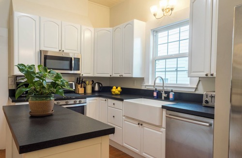 St. Helena House | Downtown Cottage House