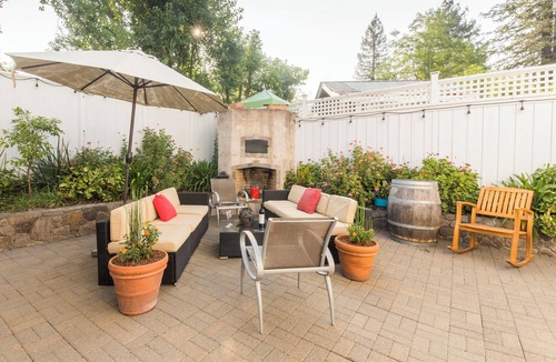 St. Helena House | Downtown Cottage House