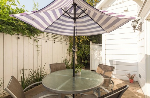 St. Helena House | Downtown Cottage House