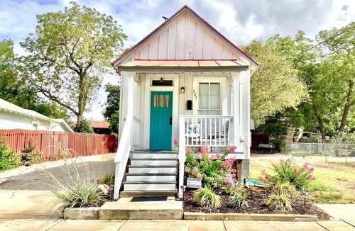 Near East Side House | Downtown Cottage Near River & Alamodome - Free Parking