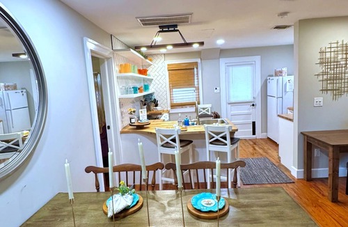 Historic Old Northeast Cottage | Downtown Cottage | Walk Everywhere, Park once