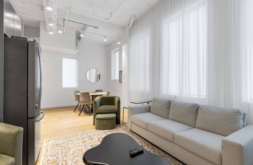Downtown Montreal Apartment | Downtown|Cozy 1BR+Sofa Bed |2 Baths| Walk Everywhere