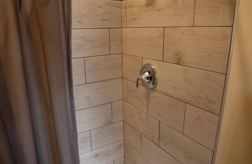 Wenatchee Apartment | Downtown Cozy Castlerock Suite