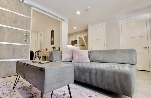 Logan Circle Apartment | Downtown DC Awaits with Parking Permit