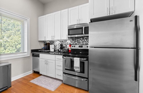 Northeast Hotel | Downtown DC Condo 2BD+1Bath+Free Parking