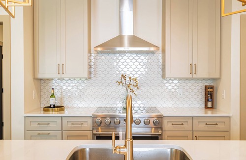 Eighth Avenue House | Downtown Deco| 2mi to Broadway| Grill & HotTub -A