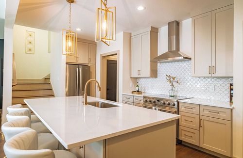 Eighth Avenue House | Downtown Deco| 2mi to Broadway| Grill & HotTub -A