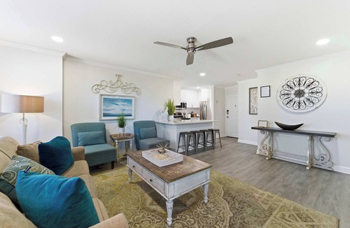 Downtown Atlanta Condo | Downtown Delight For 4