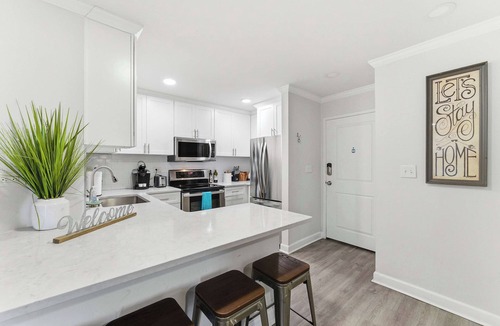 Downtown Atlanta Condo | Downtown Delight For 4
