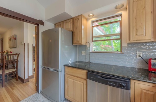 Downtown Condo | Downtown Delight off Pearl street