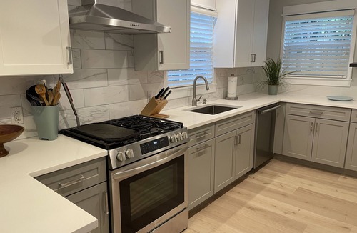 Marina District House | Downtown Delray Cottage-Walk to everything!
