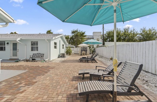 Lake Ida Shores Apartment | Downtown Delray GEM