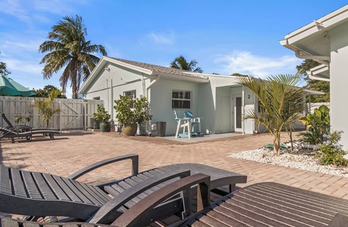 Lake Ida Shores Apartment | Downtown Delray GEM