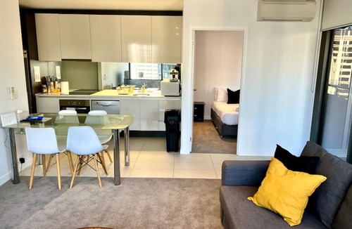 Melbourne Central Business District Apartment | Downtown Deluxe - 2 BR x 2 Apartment