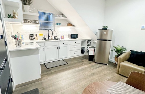 Denton Apartment | Downtown Denton Delight Loft