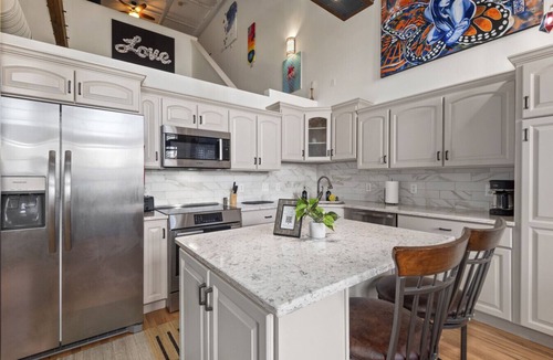 Downtown Denver Apartment | Downtown Denver Luxury Art Loft | The Elevated Gallery