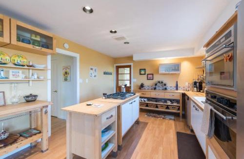 Paso Robles House | DoWNTOWN DeRBY-Hot Tub & Views