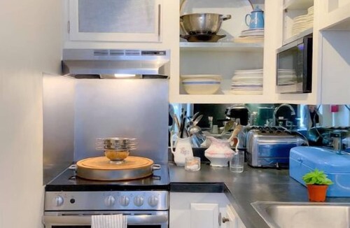 Burlington Apartment | Downtown Designer Digs