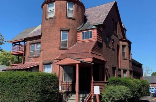 Burlington Apartment | Downtown Designer Digs