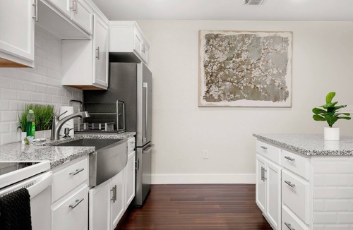 Eastside Promise Neighborhood House | Downtown Dignowity | Upbeat Urban Oasis with Private & Spacious Backyard | Extended Stays Welcome