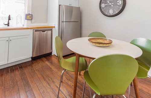 Historic District - North Apartment | Downtown Digs for Four, Walk Everywhere by Lucky Savannah