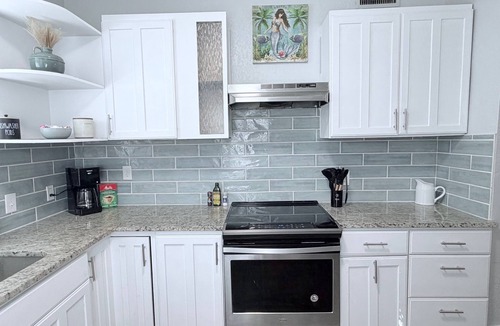 Urban Core House | Downtown Double Decker - Walking Distance to Stadium