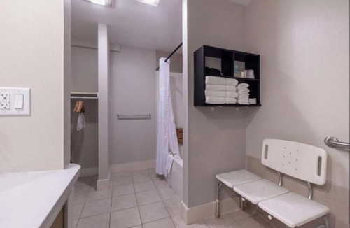 Dover Hotel | Downtown Dover Inn