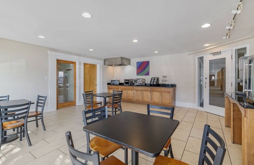 Dover Hotel | Downtown Dover Inn