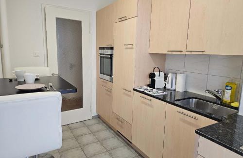 Oerlikon House | Downtown Dream 3 5BR with Balcony and Style BA21