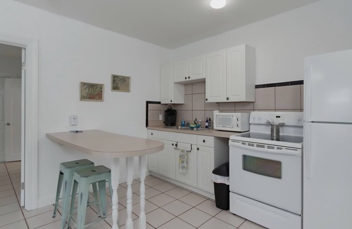 Downtown Dunedin Cottage | Downtown Dunedin Cottage Walk to Restaurants