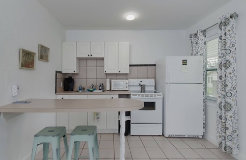 Downtown Dunedin Cottage | Downtown Dunedin Cottage Walk to Restaurants