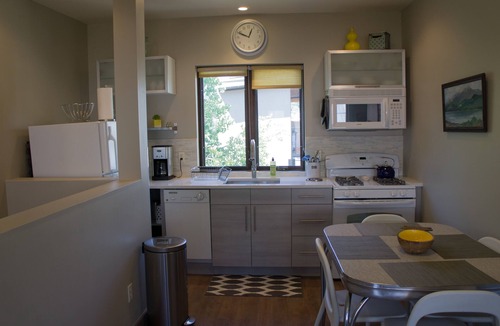 Historic Downtown Durango Apartment | Downtown Durango Luxury Rental with parking