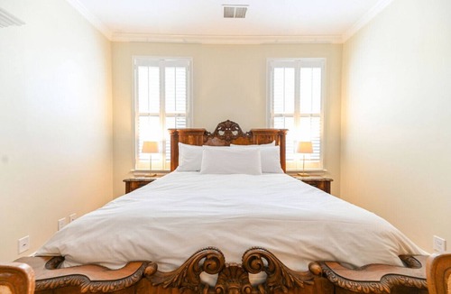 Edenton Bed & Breakfast | Downtown Edenton Boutique Hotel Queen Suite Breakfast included
