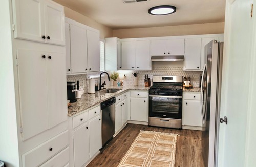 Tulsa House | Downtown Escape-3 min to Downtown-Oktoberfest-FirePit-card games & so much more.
