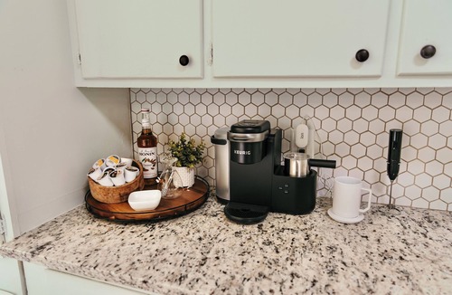 Tulsa House | Downtown Escape-3 min to Downtown-Oktoberfest-FirePit-card games & so much more.