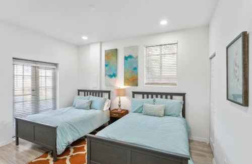 Riverside Heights House | Downtown Escape - For 10