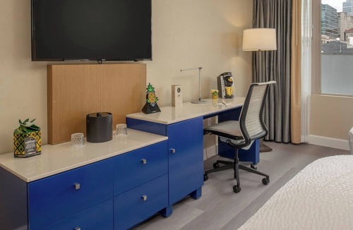 Downtown Portland Hotel | Downtown Escape: Unwind in Your Comfortable Room Across Waterfront Park