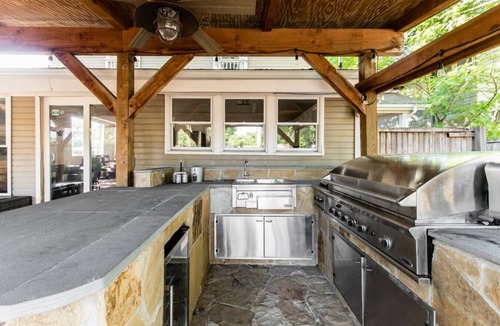 Peak's Suburban Addition House | Downtown Estate Heated Pool and Spa Sleeps 18